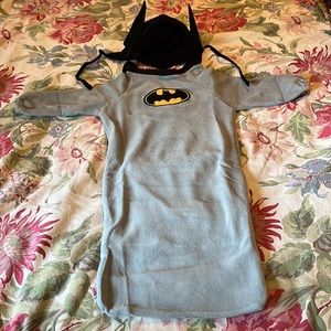 BATMAN Halloween Costume Body suit + hat w/Bat-Ears Size Infant 0-9 Months NEW